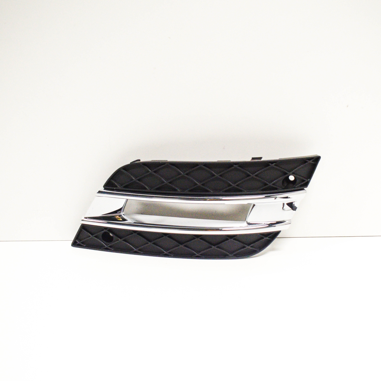 Mercedes Benz Front Left Bumper Grille (1648801924) for Mercedes-Benz ML500 2002 - 2007