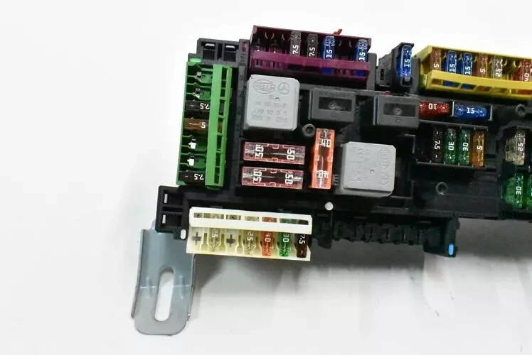 Mercedes Benz Comfort Control Unit 212-900-14-06 for W212, W211 E-Class (2007 - 2016) and W218 CLS (2012 - 2018) - Nairobi