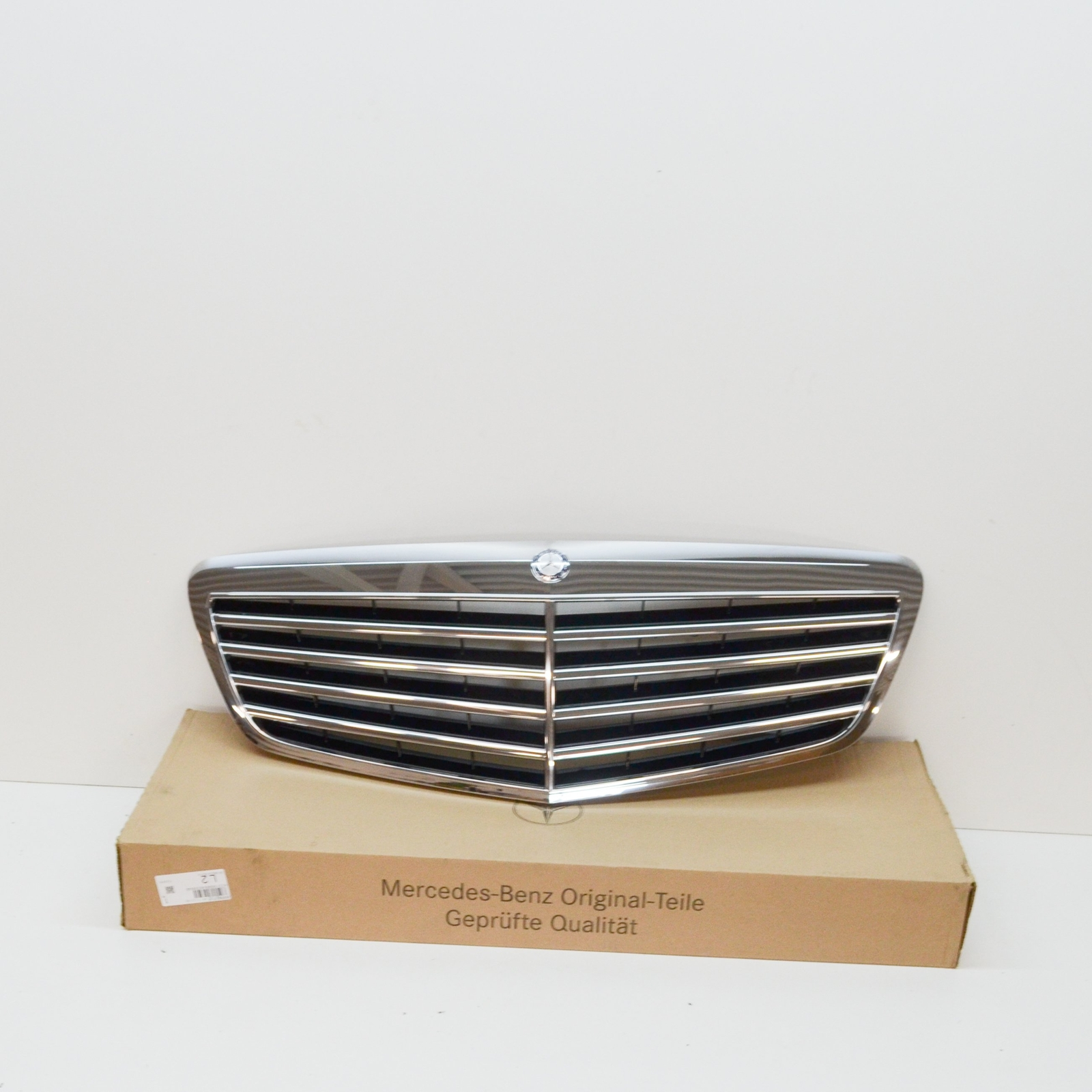 Mercedes Benz Radiator Grille (22188006839040) for Mercedes-Benz models