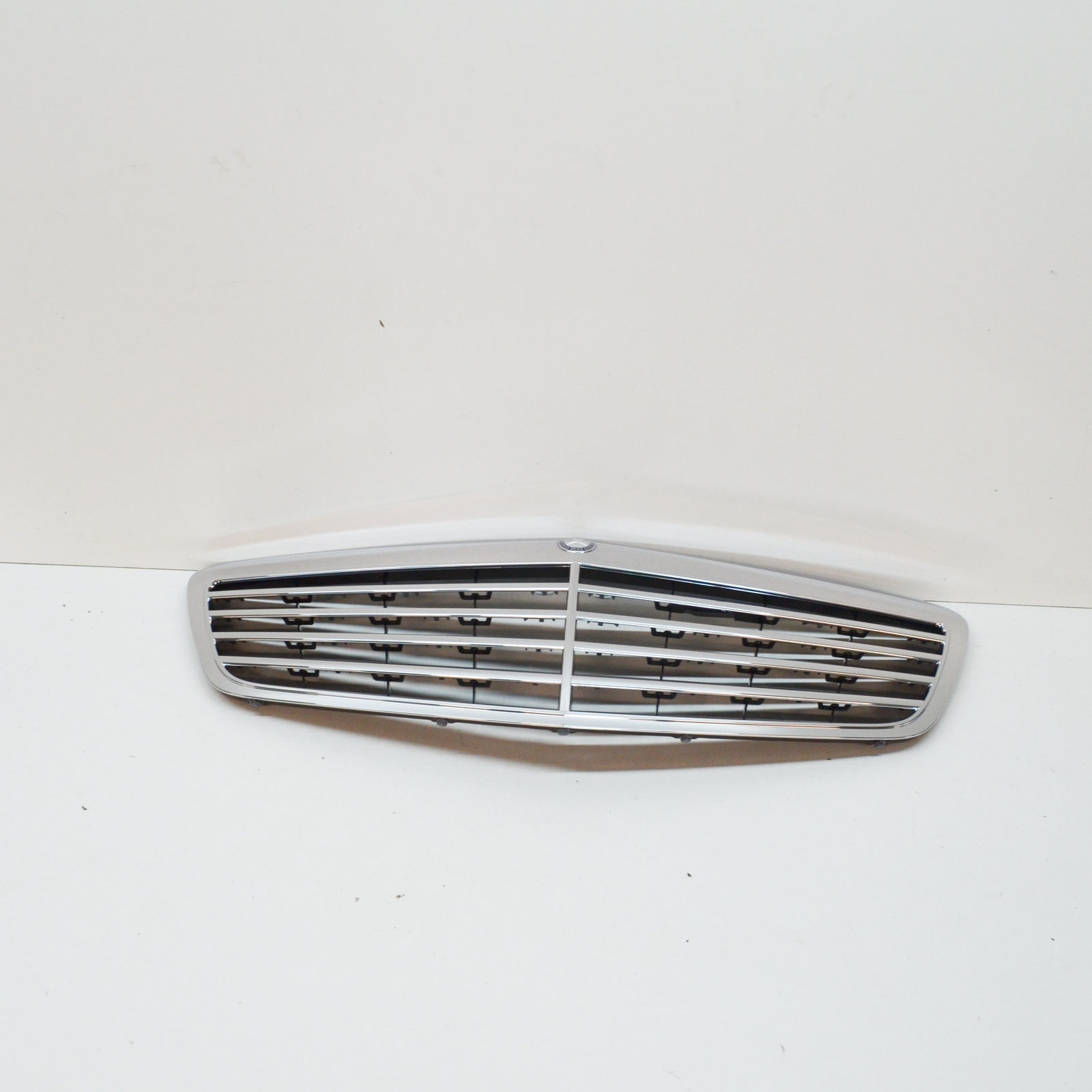 Mercedes Benz Radiator Grille (22188006839040) for Mercedes-Benz models