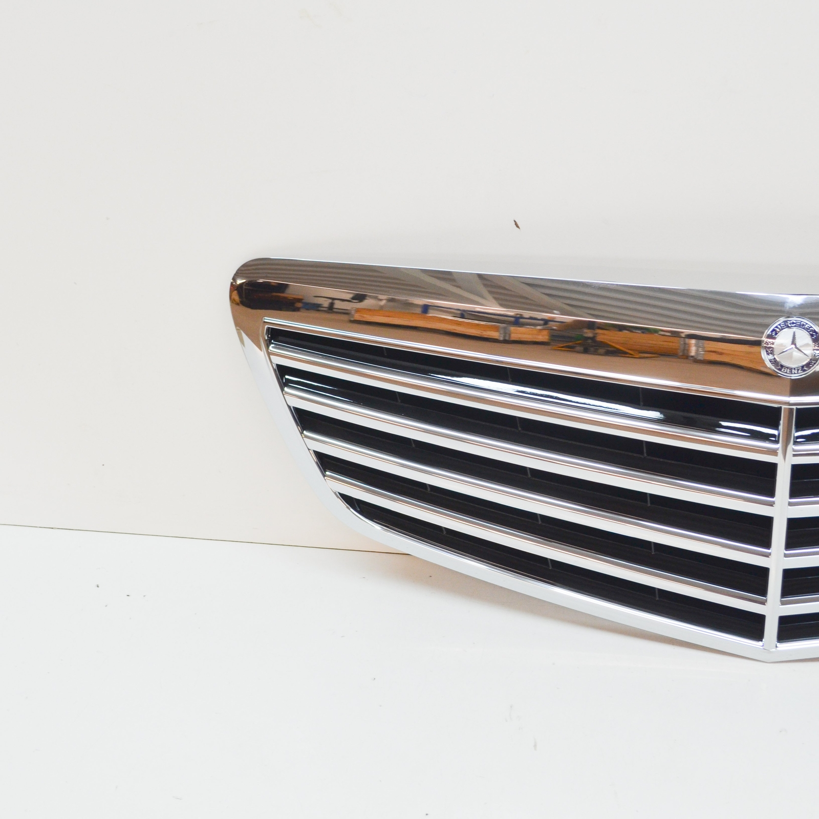 Mercedes Benz Radiator Grille (22188006839040) for Mercedes-Benz models
