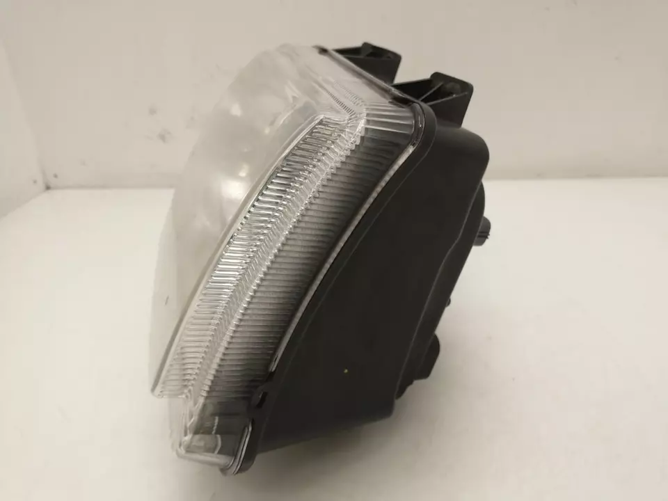 Chrysler Mopar Headlamp Right (68049166AA) - Image 7