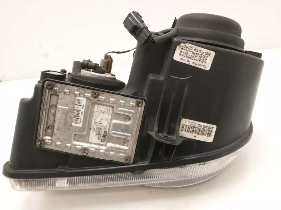 Chrysler Mopar Headlamp Right (68049166AA) - Image 5