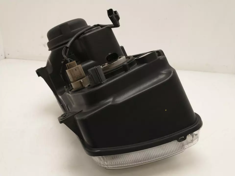 Chrysler Mopar Headlamp Right (68049166AA) - Image 4