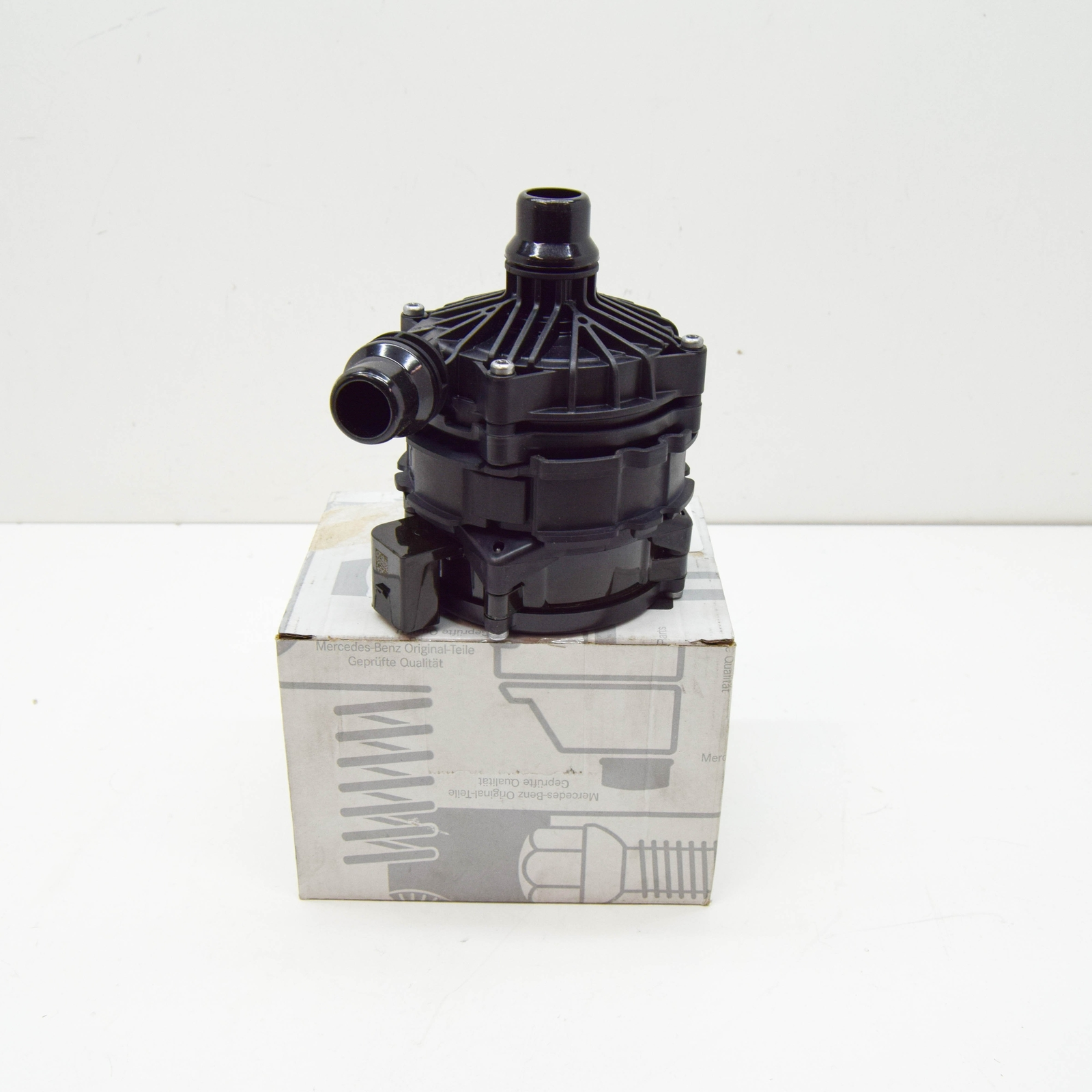 Mercedes Benz Coolant Pump 000-500-49-00 for W206 C-Class (2024 - 2026), X254 GLC (2025 - 2026), W223 S-Class (2024 - 2026), and W463 G-Class (2025) - Nairobi