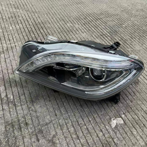 Mercedes Benz Xenon Front Right Headlight 166-820-54-59 for W166 GLE (2016 - 2019) and W164 ML (2006 - 2015) - Nairobi