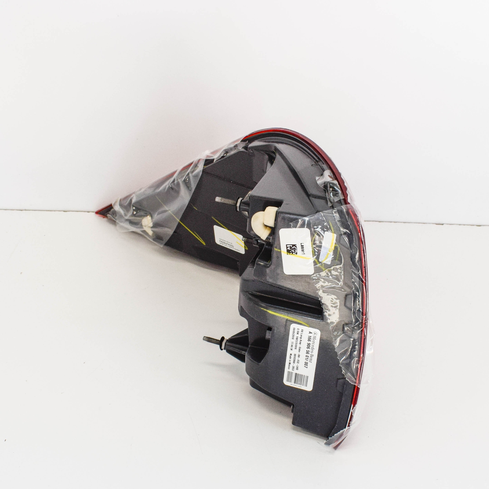 Mercedes Benz Rear Right Taillight 166-906-56-01 for W166 GLE (2016 - 2019) and W164 ML (2006 - 2015) - Nairobi