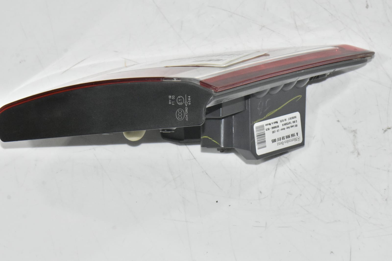 Mercedes Benz Rear Left Tail Light 166-906-59-01 for W166 GLE (2016 - 2019) and W164 ML (2006 - 2015) - Nairobi