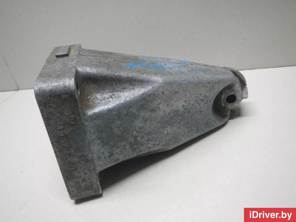 271 ENGINE BRACKET RHS