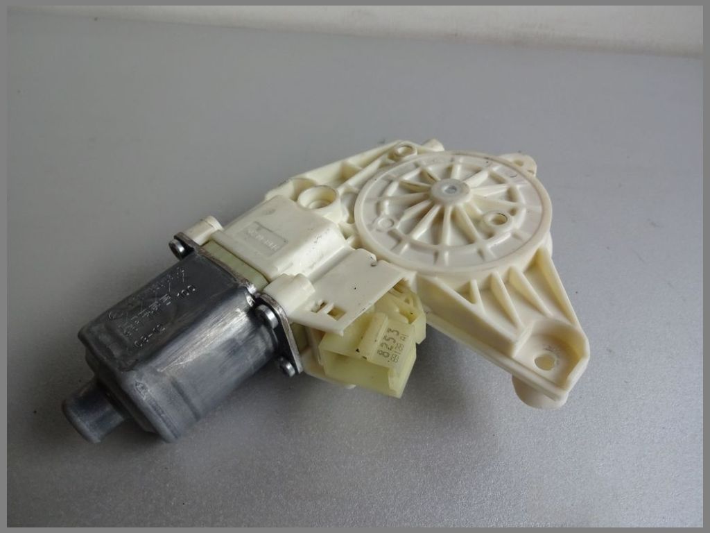 204 FRONT LHS WINDER MOTOR