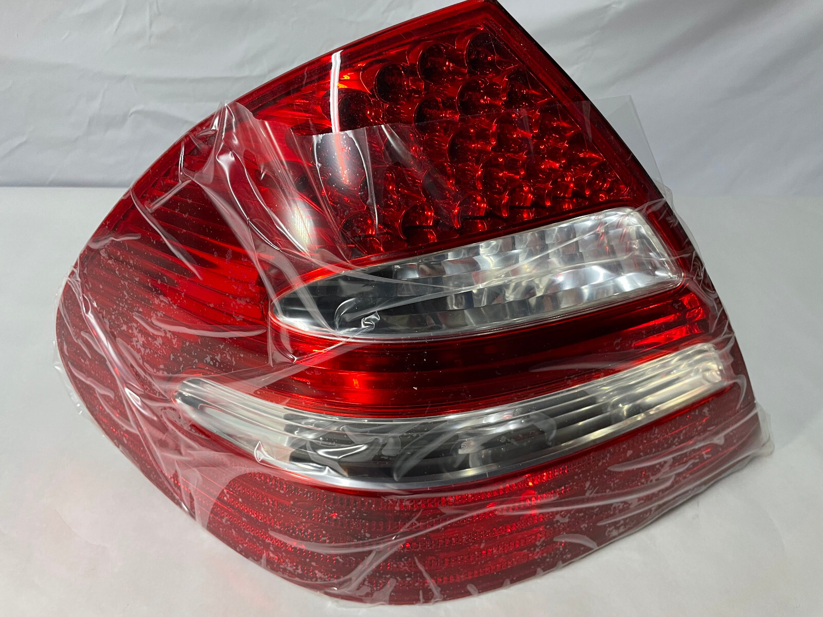 Mercedes Benz Left Tail Light 211-820-05-64 for W211, W210 E-Class (1994 - 2009) - Nairobi