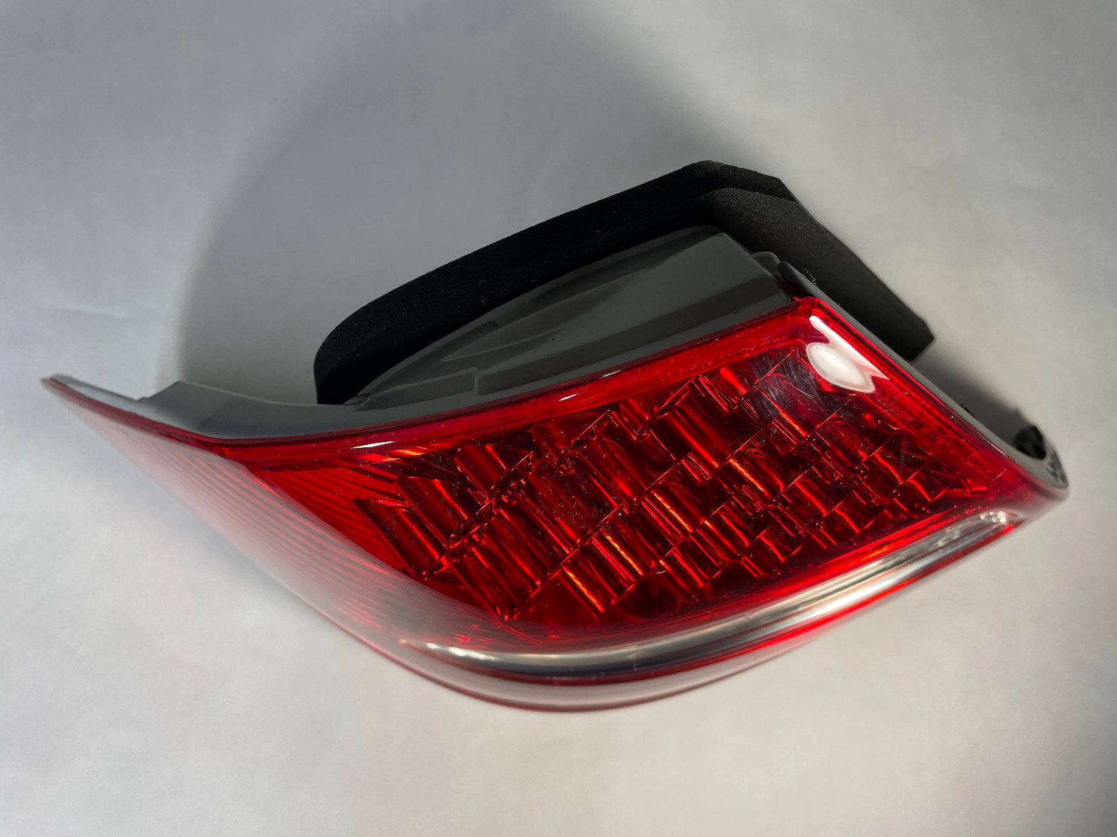 Mercedes Benz Left Tail Light 211-820-05-64 for W211, W210 E-Class (1994 - 2009) - Nairobi