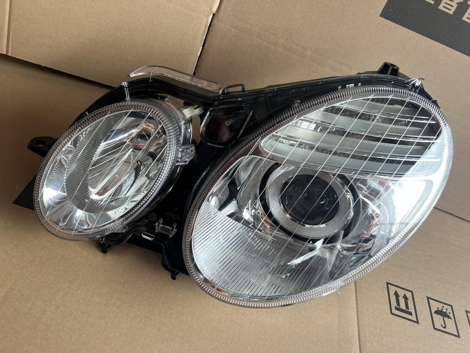Mercedes Benz Front Left Headlight 211-820-29-61 for W211 E-Class - Nairobi