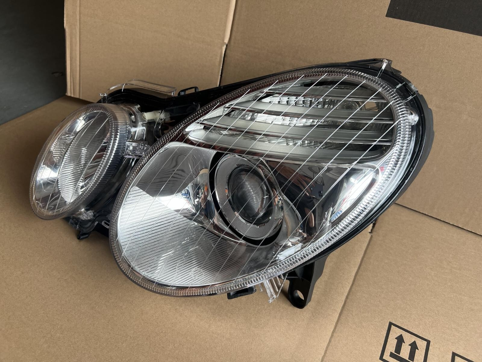 Mercedes Benz Front Left Headlight 211-820-29-61 for W211 E-Class - Nairobi