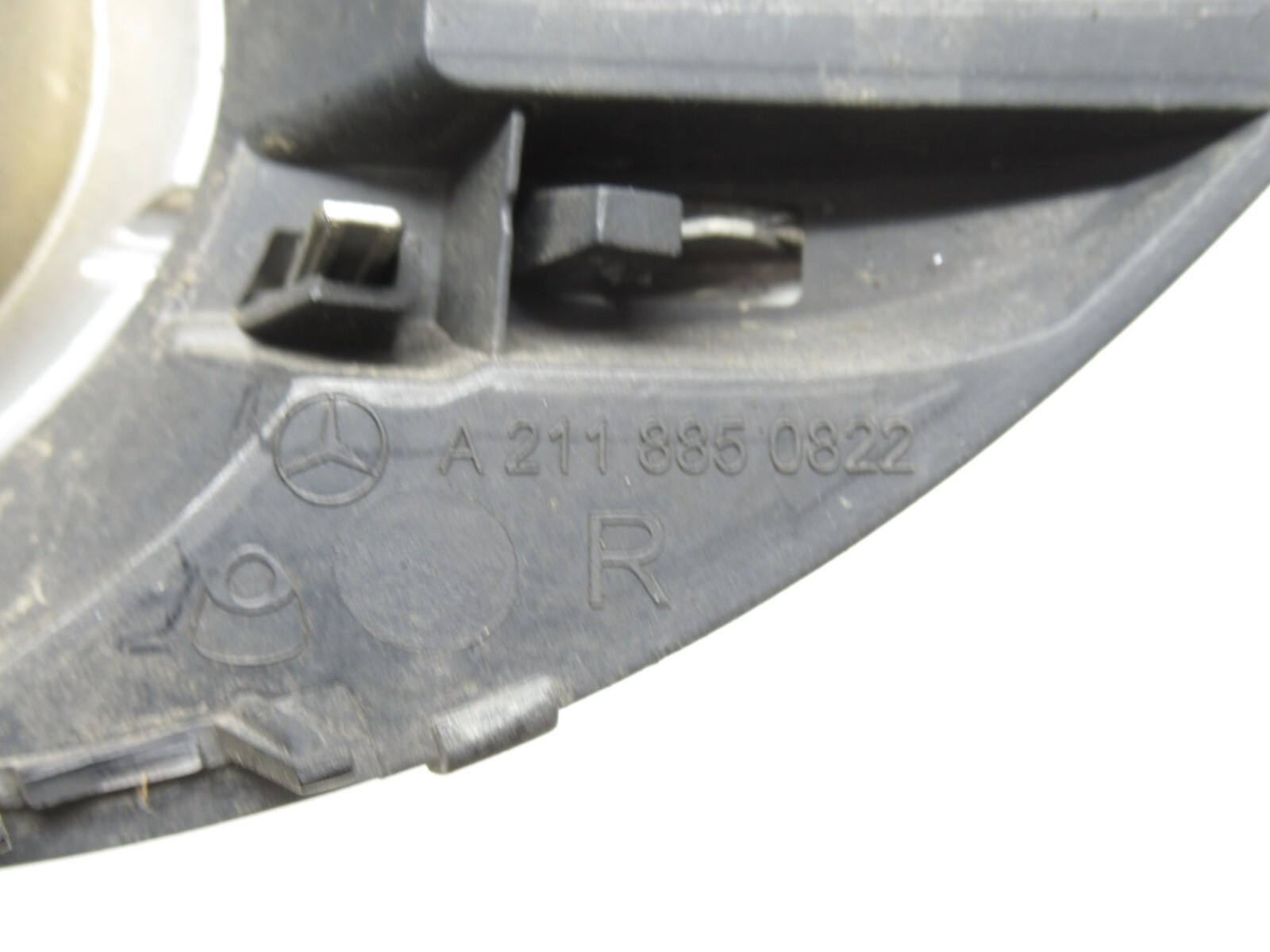 Mercedes Benz Front Bumper Right Grille Cover 211-885-08-22 for W211, W210 E-Class (1994 - 2009) - Nairobi