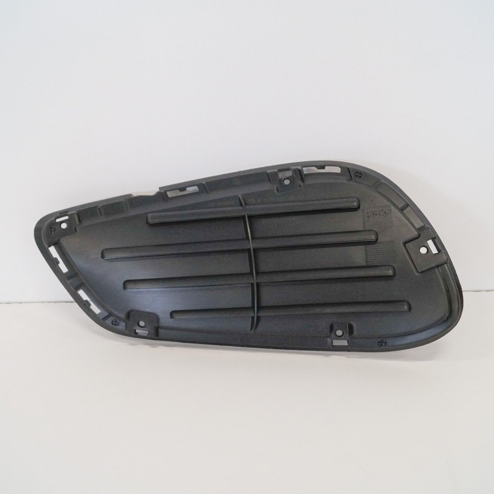 Mercedes Benz Front Bumper Right Grille 212-885-28-23 for W212, W211 E-Class (2006 - 2016) - Nairobi
