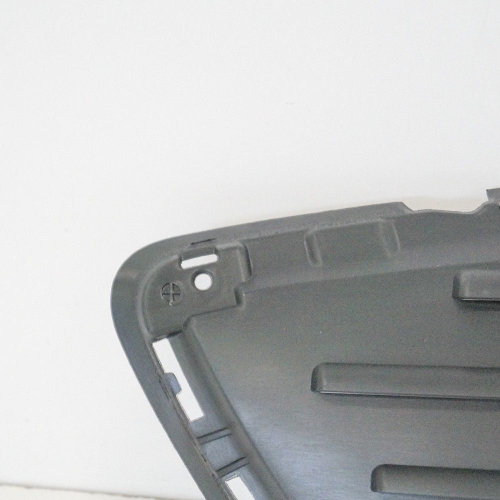 Mercedes Benz Front Bumper Right Grille 212-885-28-23 for W212, W211 E-Class (2006 - 2016) - Nairobi