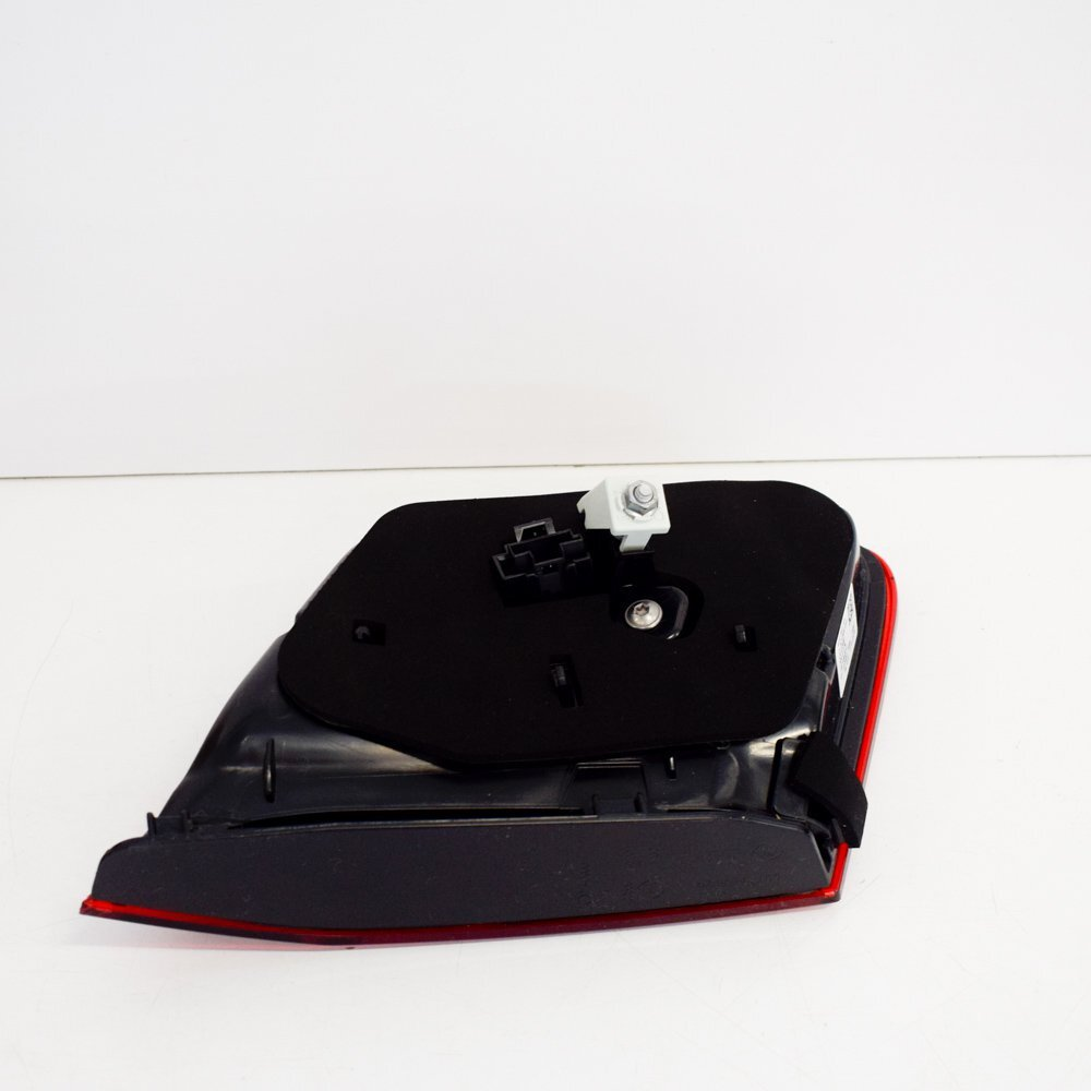 Mercedes Benz Right Tail Light 212-906-10-03 for W212, W211 E-Class (2007 - 2016) - Nairobi