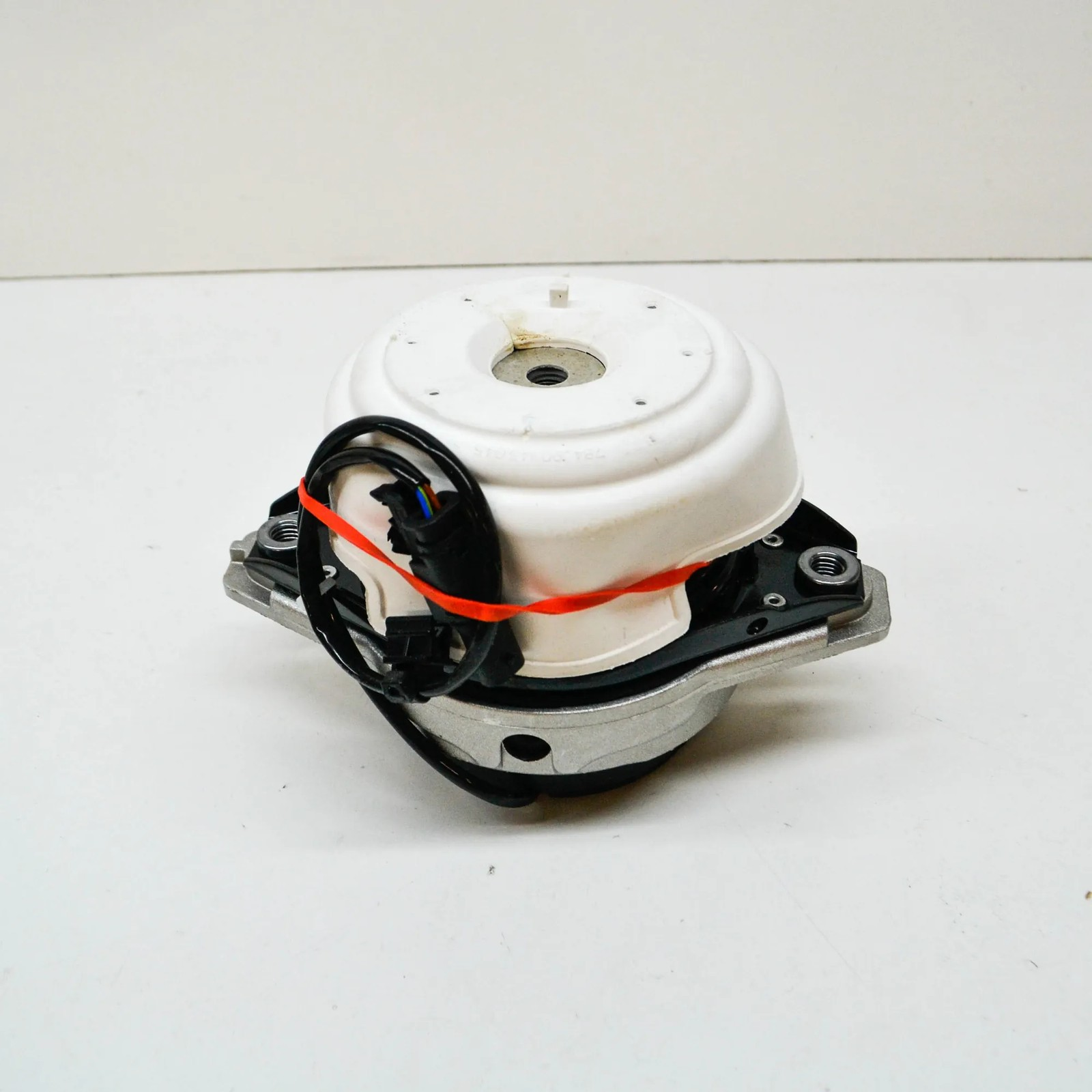 Mercedes Benz Engine Mount 166-240-69-17 for W166 GLE, W164 ML (2010 - 2014), and X166 GLS (2017) - Nairobi